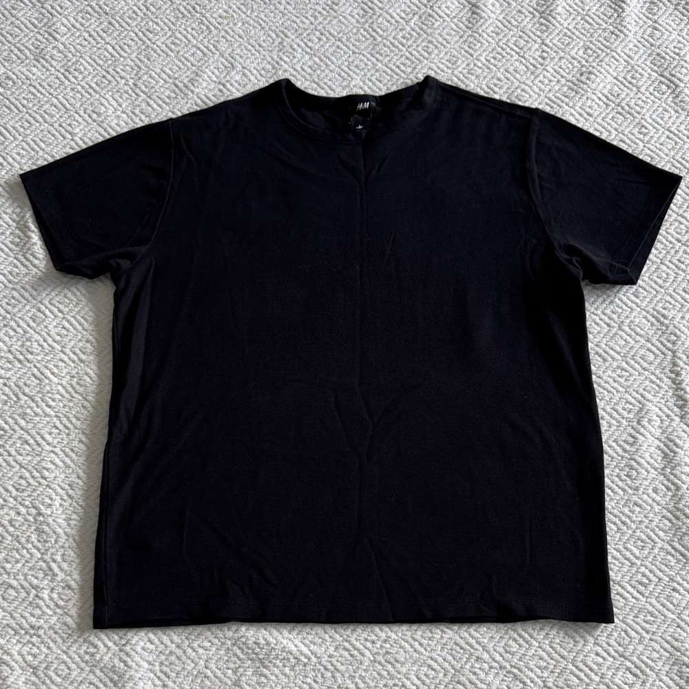 NWOT H&M Men's Jet Black Short Sleeve Tee 100% Cotton Size XL